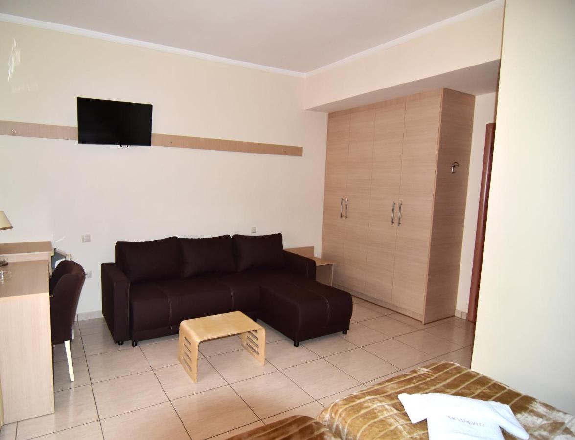 Iridanos Hotel Cảng Cảng Antikyra Ngoại thất bức ảnh