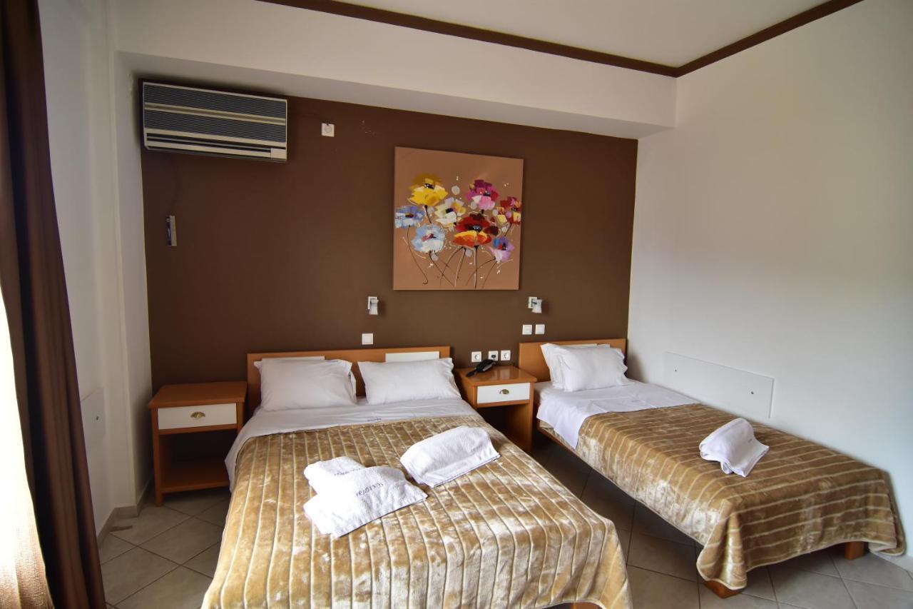 Iridanos Hotel Cảng Cảng Antikyra Ngoại thất bức ảnh