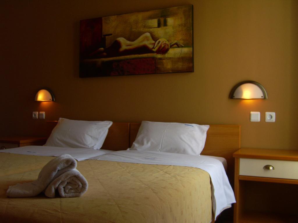 Iridanos Hotel Cảng Cảng Antikyra Ngoại thất bức ảnh