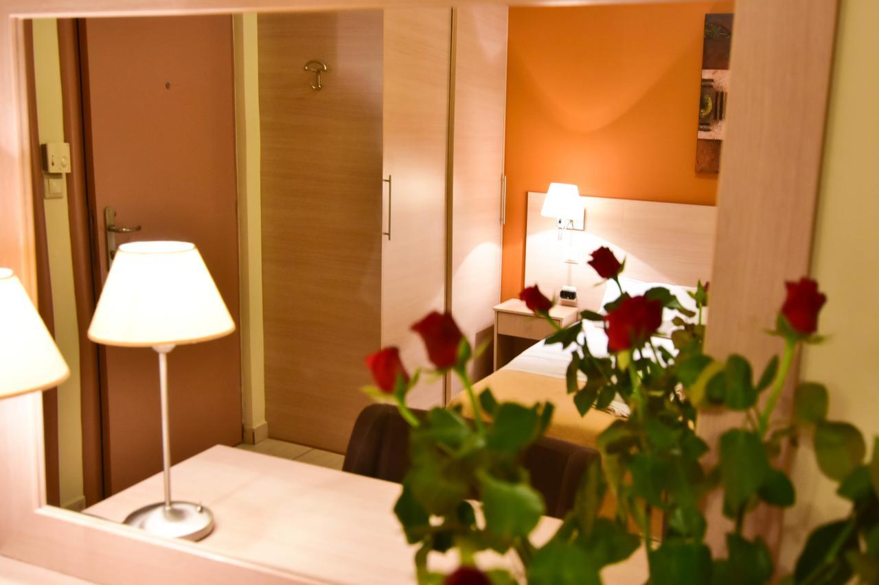Iridanos Hotel Cảng Cảng Antikyra Ngoại thất bức ảnh