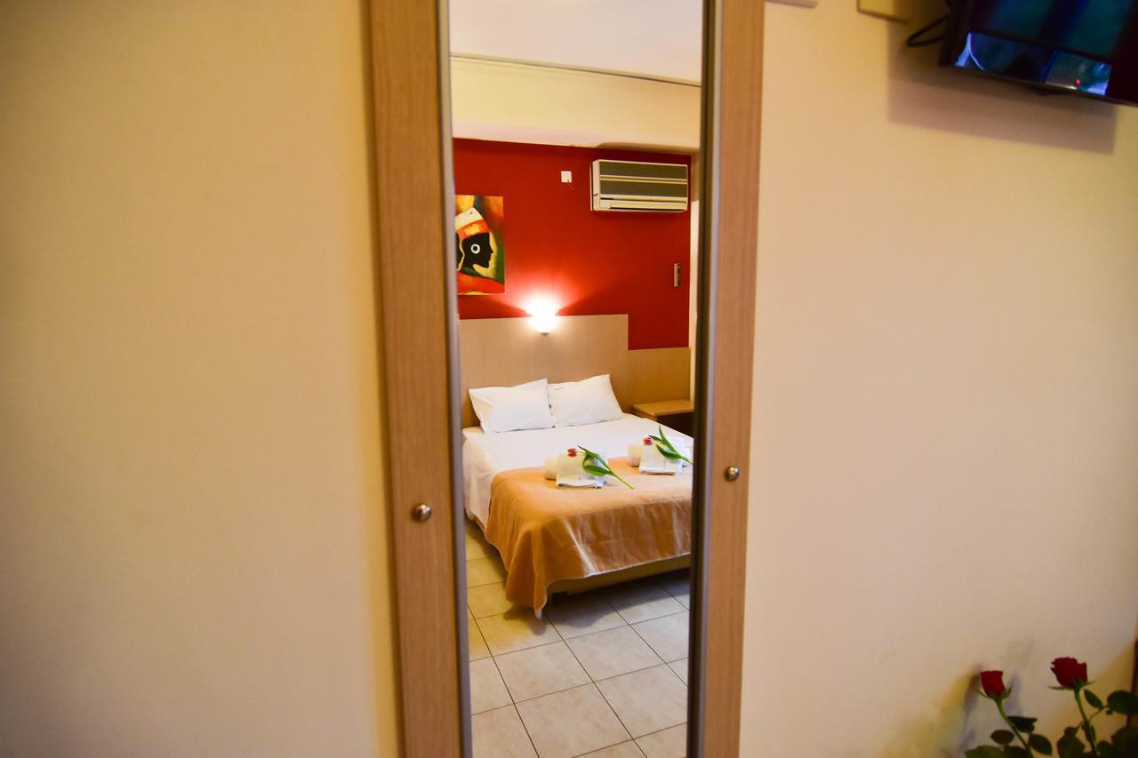 Iridanos Hotel Cảng Cảng Antikyra Ngoại thất bức ảnh