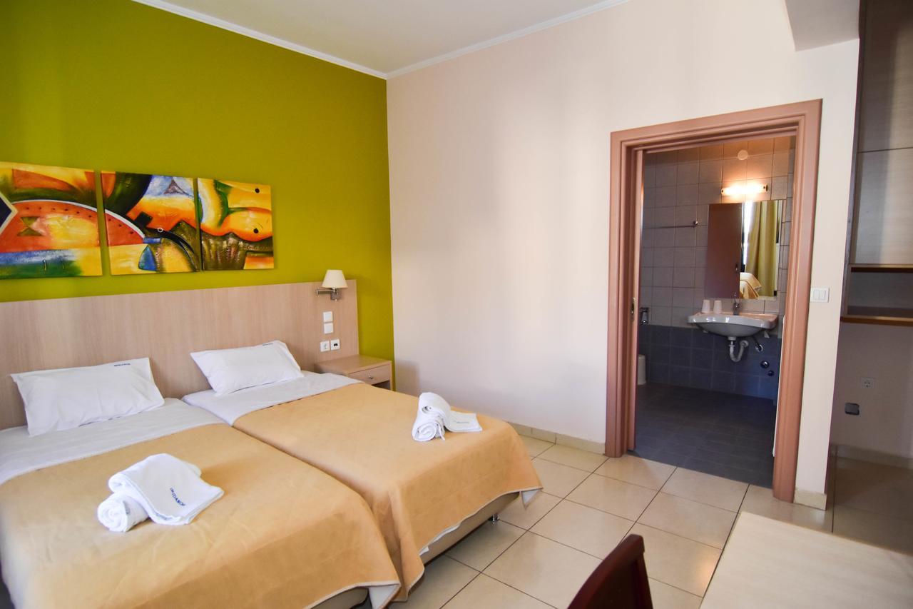 Iridanos Hotel Cảng Cảng Antikyra Ngoại thất bức ảnh