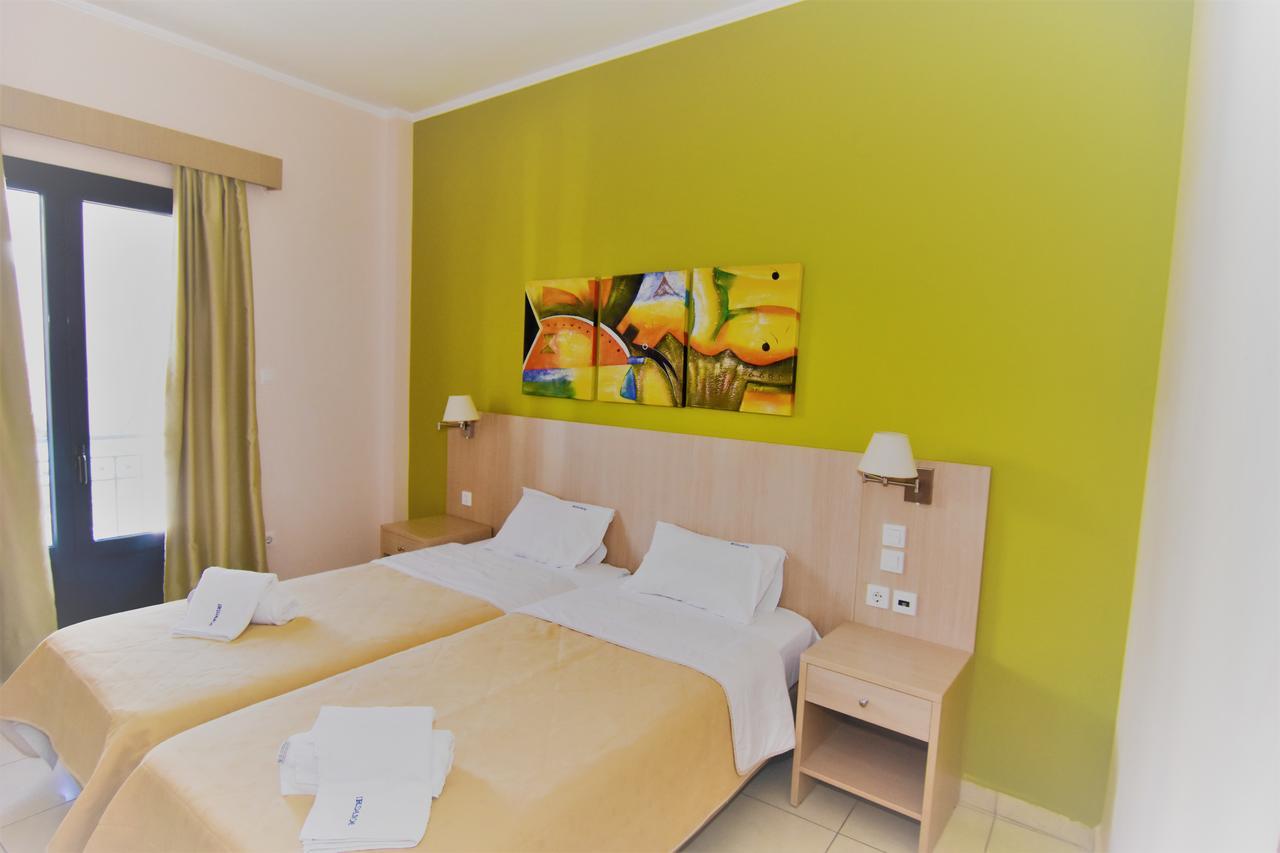 Iridanos Hotel Cảng Cảng Antikyra Ngoại thất bức ảnh
